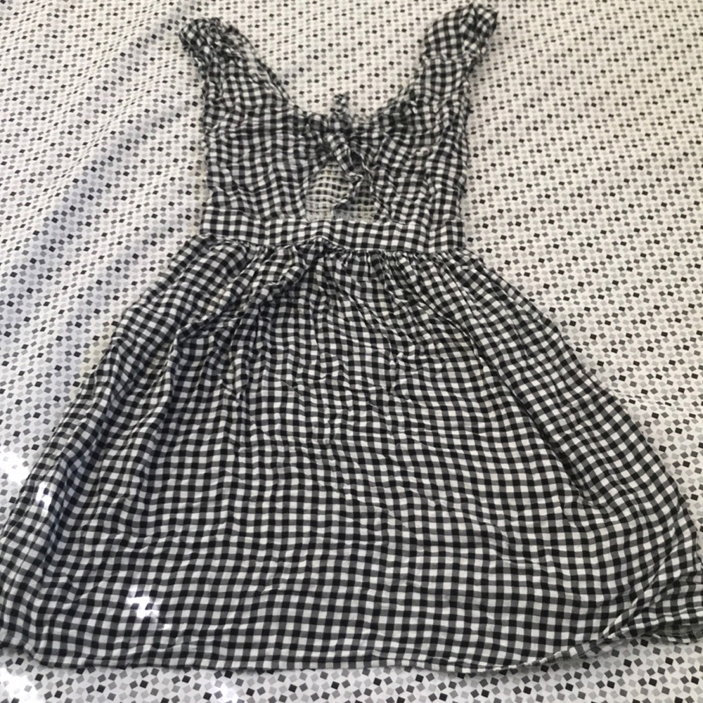 super cute black and white dress